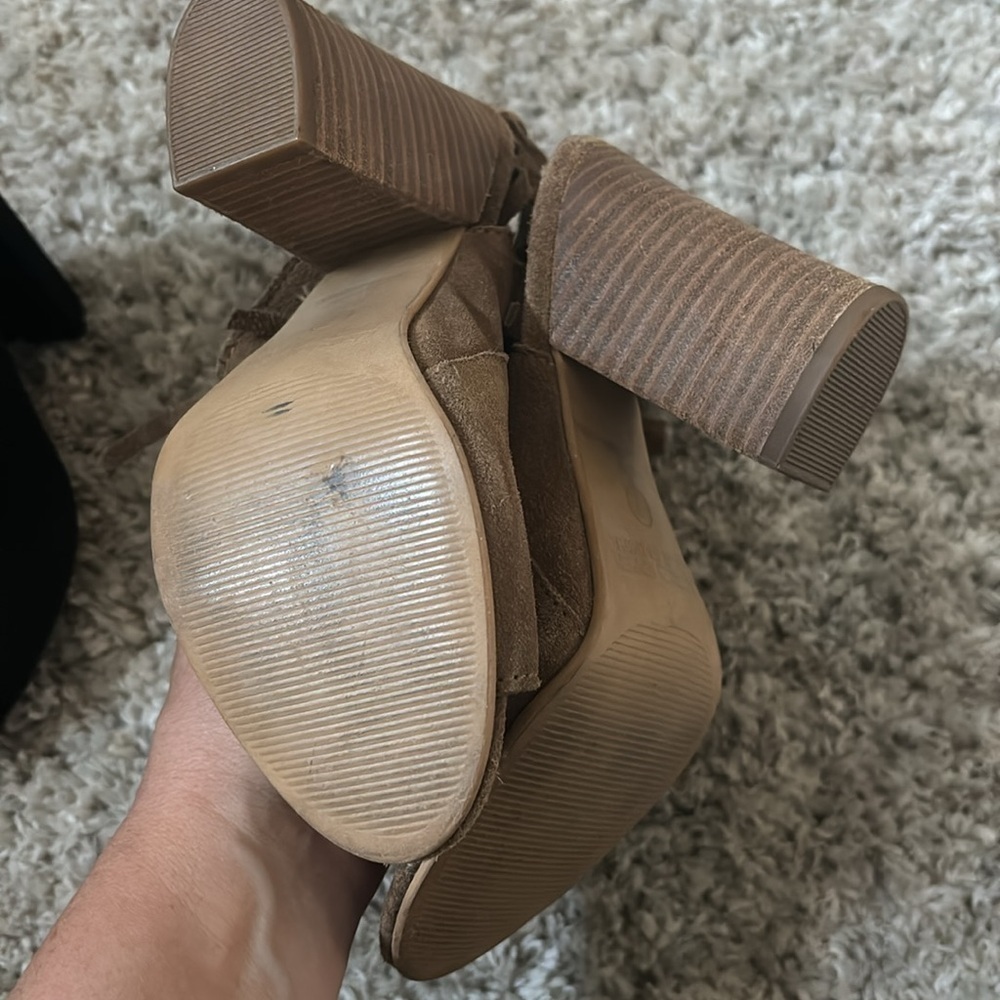 Steve Madden/ Carlos Santana open toe block heels - Picture 4 of 7